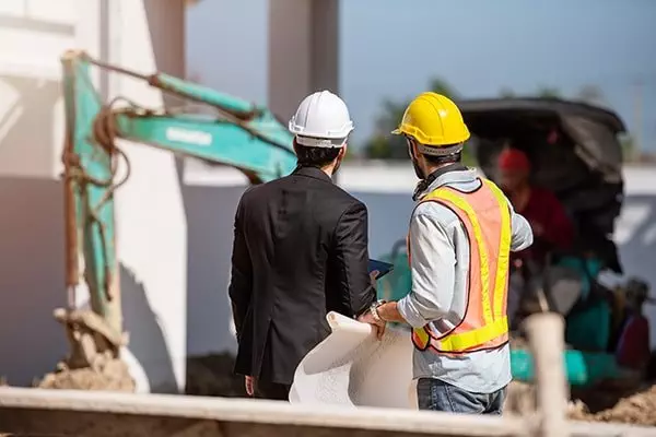 construction-worker-engineer-min